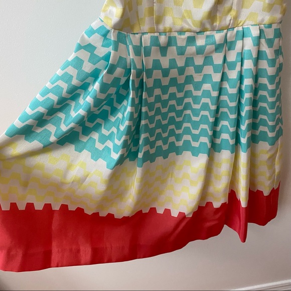 JUST TAYLOR CHEVRON PLEATED FIT & FLARE DRESS - Picture 4 of 9